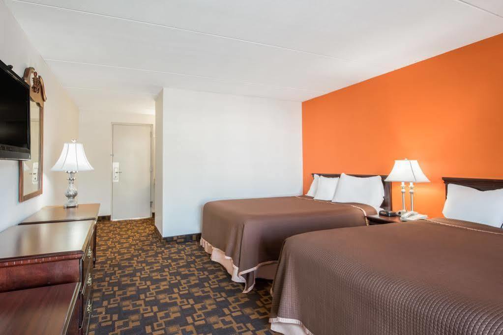 ฮาวเวิร์ด จอห์นสัน บาย วินด์แฮม เฮอร์ชีย์ Motel ภายนอก รูปภาพ